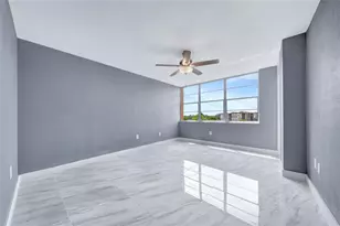 1100 St Charles Pl, Pembroke Pines, FL 33026 - Photo 13