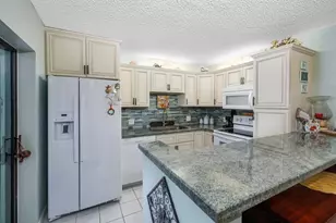 6197 SE Riverboat Dr, Stuart, FL 34997 - Photo 9