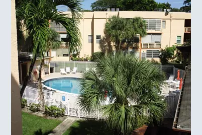8390  Lagos De Campo Blvd, Unit #304, Tamarac, FL 33321 - Photo 25