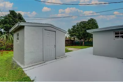 6711 NW 8th St, Margate, FL 33063 - Photo 25