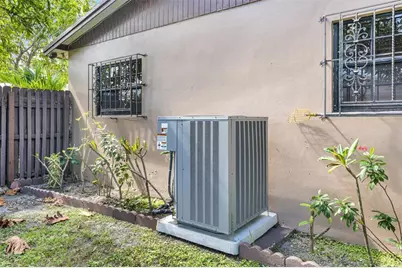 45 NE 212th St, Miami, FL 33179 - Photo 29