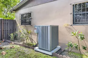 45 NE 212th St, Miami, FL 33179 - Photo 29