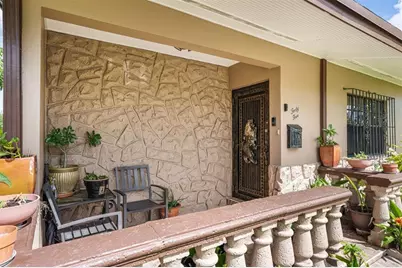 45 NE 212th St, Miami, FL 33179 - Photo 5