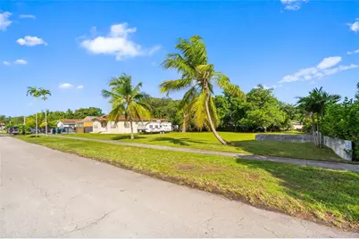 23 NE 116th St, Miami, FL 33161 - Photo 25
