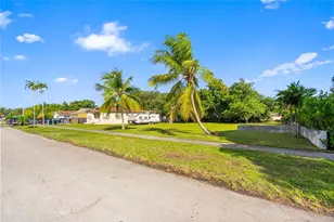 23 NE 116th St, Miami, FL 33161 - Photo 25