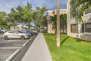 2841 N Oakland Forest Dr, Oakland Park, FL 33309 - Photo 29