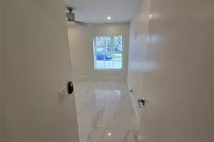 1303 Seagrape Cir, Weston, FL 33326 - Photo 13