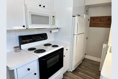 620 NE 28th St, Unit #207, Wilton Manors, FL 33334 - Photo 9