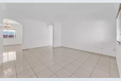 16757 NW 91st Ct, Miami Lakes, FL 33018 - Photo 9