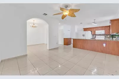 16757 NW 91st Ct, Miami Lakes, FL 33018 - Photo 11