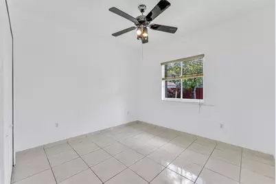 16757 NW 91st Ct, Miami Lakes, FL 33018 - Photo 23