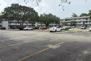 8405 NW 61st St, Tamarac, FL 33321 - Photo 25