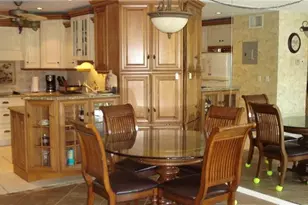 9000 Jacaranda Ln, Plantation, FL 33324 - Photo 7