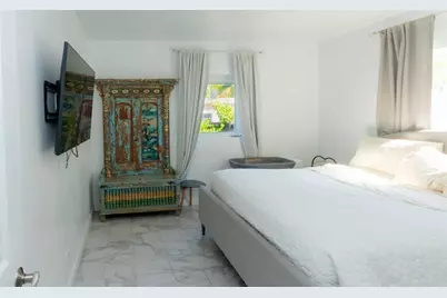 425 NW 122nd St, North Miami, FL 33168 - Photo 3