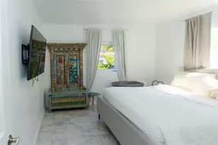 425 NW 122nd St, North Miami, FL 33168 - Photo 3