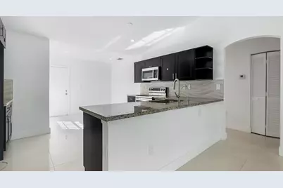 1811 SW 124th Way, Miramar, FL 33027 - Photo 9