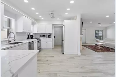 411  Poinciana, Fort Lauderdale, FL 33301 - Photo 11