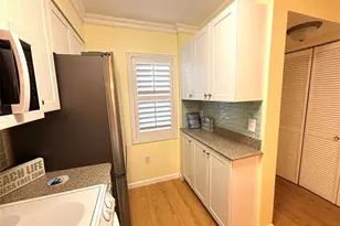 2236 N Cypress Bend Dr, Pompano Beach, FL 33069 - Photo 9