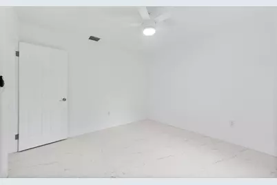 1005 NW 123rd St, North Miami, FL 33168 - Photo 9