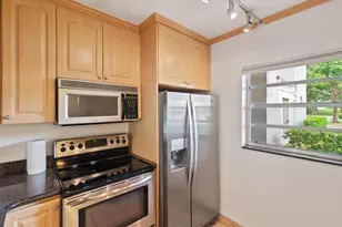 9470 Poinciana Pl, Davie, FL 33324 - Photo 3