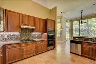 10295 Trianon Pl, Wellington, FL 33449 - Photo 9