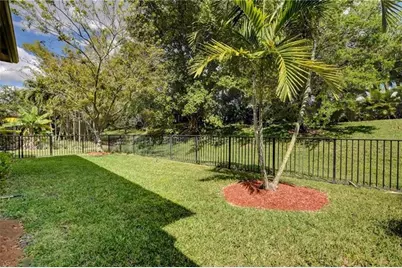 10295  Trianon Place, Wellington, FL 33449 - Photo 15