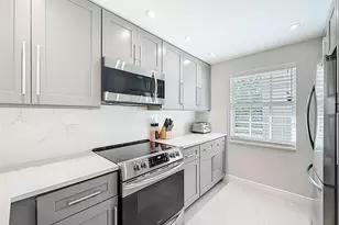 545 Oaks Ln, Pompano Beach, FL 33069 - Photo 11