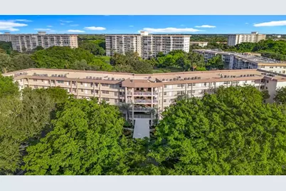 545  Oaks Ln, Unit #410, Pompano Beach, FL 33069 - Photo 3