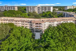 545 Oaks Ln, Pompano Beach, FL 33069 - Photo 3