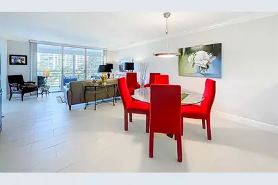 545  Oaks Ln, Unit #410, Pompano Beach, FL 33069 - Photo 17