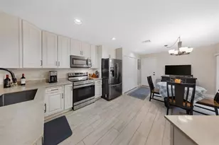 4115 Carriage Dr, Pompano Beach, FL 33069 - Photo 7