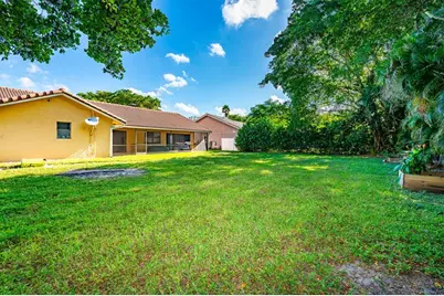 2484 NW 88th Ter, Coral Springs, FL 33065 - Photo 7