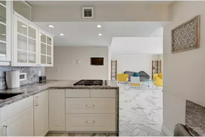 2030 S Ocean Dr, Unit #807, Hallandale Beach, FL 33009 - Photo 11