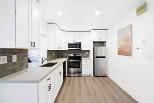 824 N Golf Dr, Hollywood, FL 33021 - Photo 7