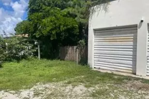 1601 NW 147th Street Dr, Miami, FL 33167 - Photo 1