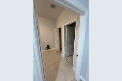 3318  Lakeside Dr, Davie, FL 33328 - Photo 19