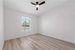 640 Foresteria Dr, West Palm Beach, FL 33403 - Photo 15