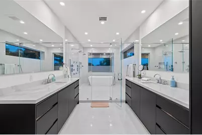 2103 N Riverside Dr, Pompano Beach, FL 33062 - Photo 27