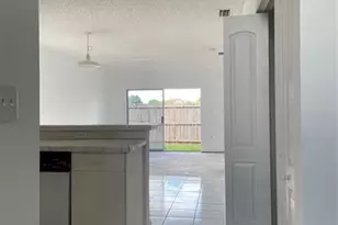 5401 NW 188th St, Miami Gardens, FL 33055 - Photo 11