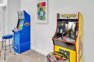 1580 NE 35th St, Oakland Park, FL 33334 - Photo 29