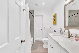 1580 NE 35th St, Oakland Park, FL 33334 - Photo 45