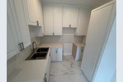 6410 NW Miami Ct, Miami, FL 33150 - Photo 11