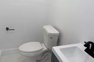 6410 NW Miami Ct, Miami, FL 33150 - Photo 23