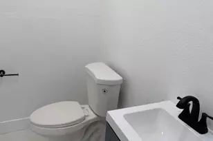 6410 NW Miami Ct, Miami, FL 33150 - Photo 5