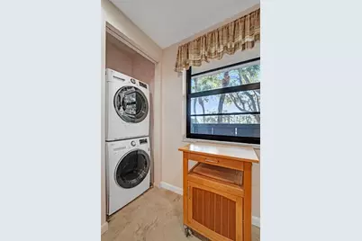 900  Colony Point Cir, Unit #221, Pembroke Pines, FL 33026 - Photo 13