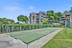 900 Colony Point Cir, Pembroke Pines, FL 33026 - Photo 27