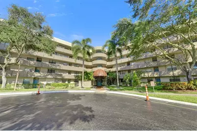 900  Colony Point Cir, Unit #221, Pembroke Pines, FL 33026 - Photo 17