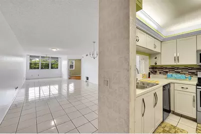 10369 NW 24th Pl, Unit #402, Sunrise, FL 33322 - Photo 3