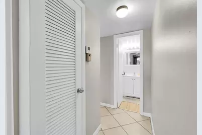 8861  Sunrise Lakes Blvd, Unit #305, Sunrise, FL 33322 - Photo 29