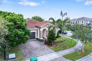 9741 S Miralago Way, Parkland, FL 33076 - Photo 3